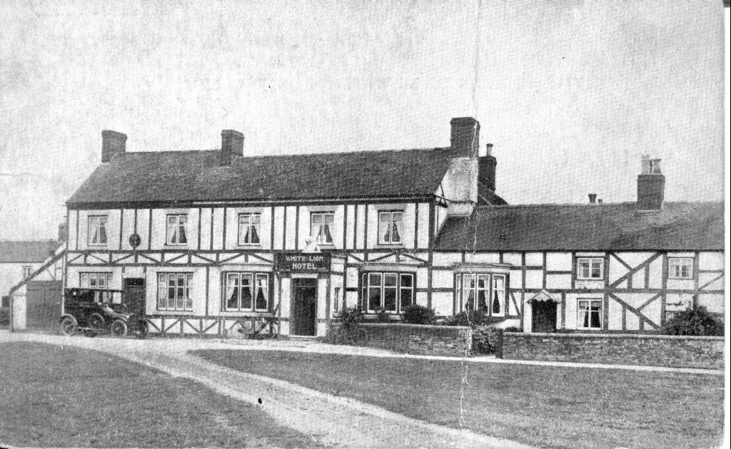Postcard image of the White Lion, Hankelow, taken (at a guess) in the 1920s